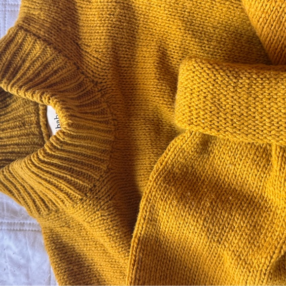 BABAA sweater dress in Ochre 

This is a knockout piece ! - Picture 3 of 3